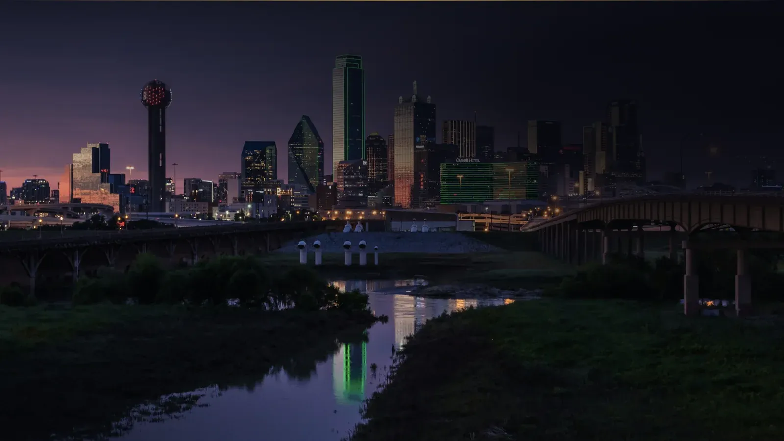 Downtown Dallas and Reunion Tower at dusk
